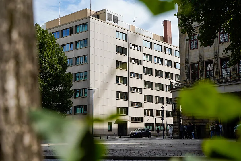 Bild mit einem Schild mit dem Schriftzug 